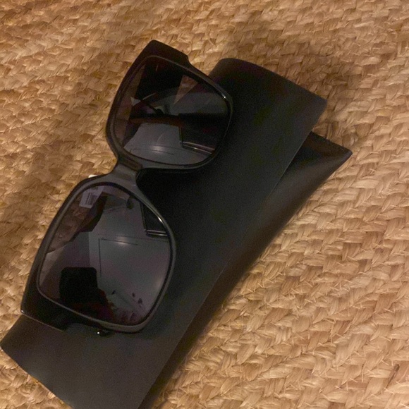 Authentic Saint Laurent sunglasses. New with tags - Picture 7 of 7